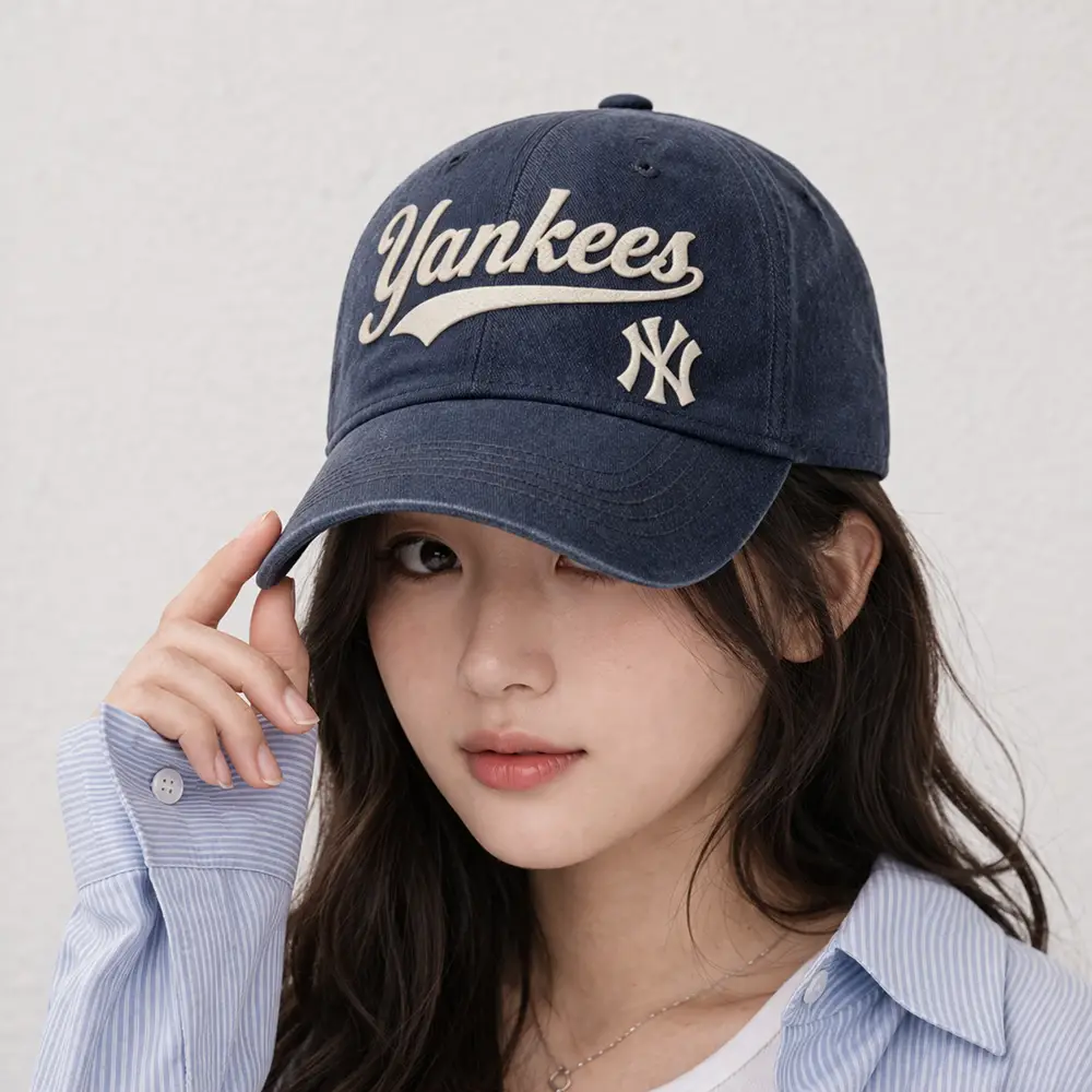 new-york-yankees-heart-navy-white-retro-dad-hat-1 new-york-yankees-heart-navy-white-retro-dad-hat-1